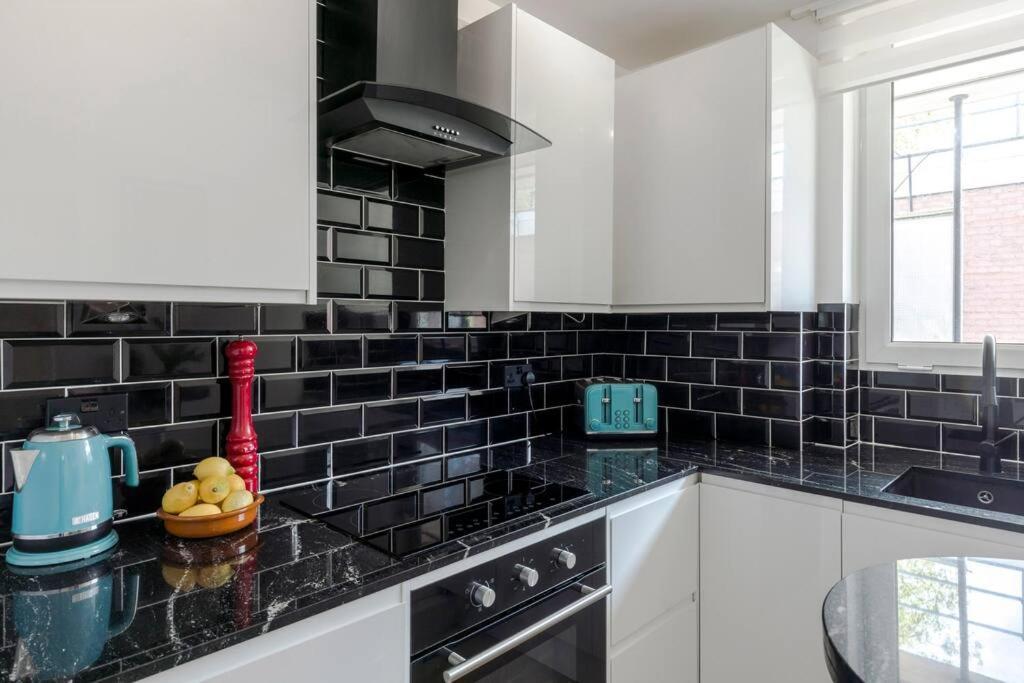 The Clarence, Central London Apartment W/ Wifi מראה חיצוני תמונה
