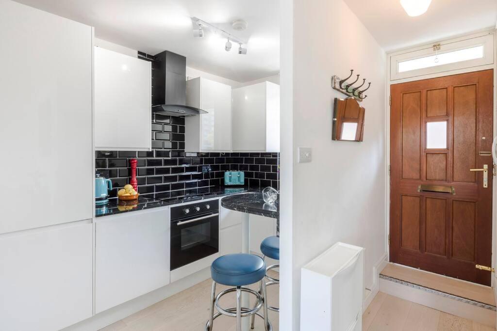 The Clarence, Central London Apartment W/ Wifi מראה חיצוני תמונה