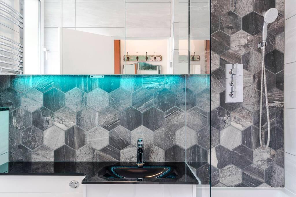 The Clarence, Central London Apartment W/ Wifi מראה חיצוני תמונה